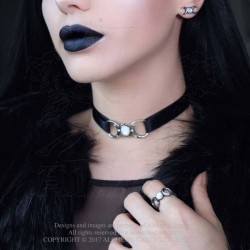 Alchemy Gothic AG-R219 Triple Goddess ring -- Mother of Pearl