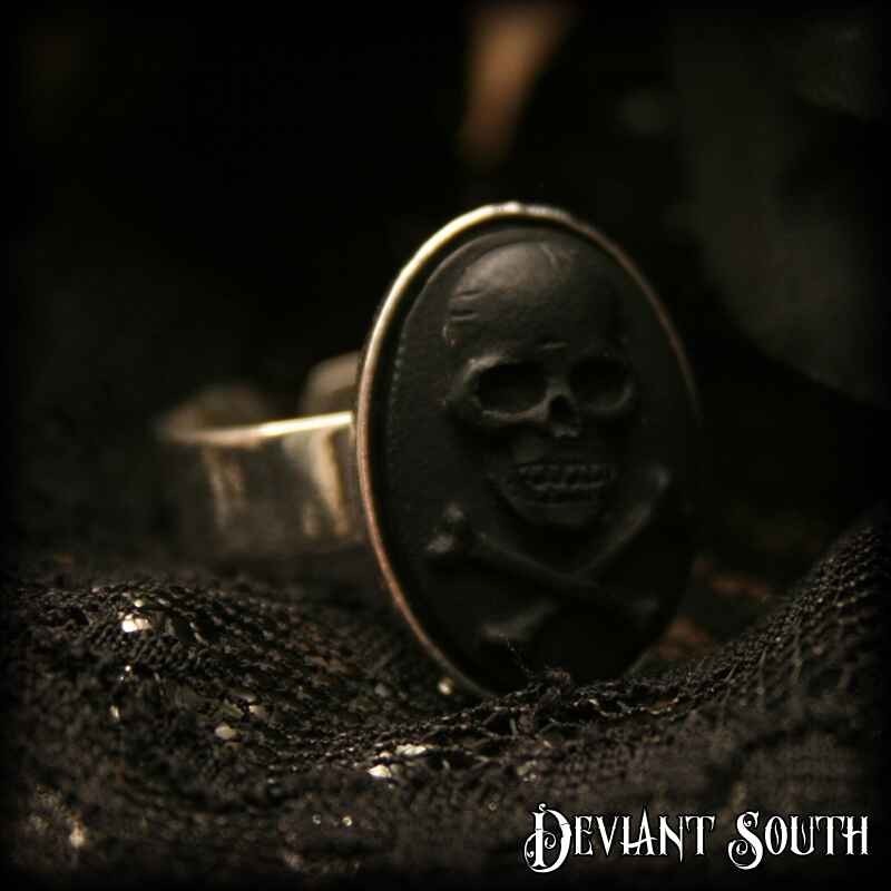 Deviant South Small Skull 'n Crossbones Black Out Cameo Silver Adjustable Ring
