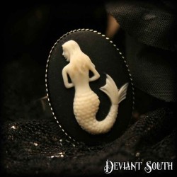 Deviant South Mermaid Cameo Silver Adjustable Ring