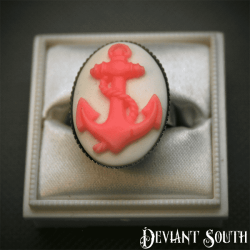 Deviant South 'Anchors Aweigh' Cameo Silver Ring - Pink | White