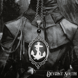 Deviant South 'Anchors Aweigh' Large Cameo Necklace - White | Black