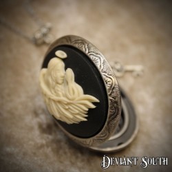 Deviant South Praying Angel Cameo Locket, Silver 1.8mm Stainless Steel Chain