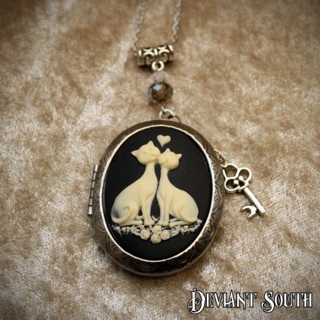 Deviant South Love Cats Locket, Silver 1.8mm Stainless Steel Chain