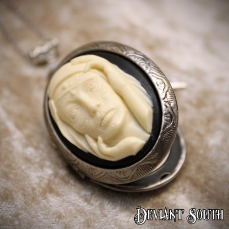 Deviant South Sugar Skull Lady w/ Hands Locket, Silver 1.8mm Stainless Steel Chain