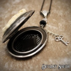 Deviant South Sugar Skull Skeleton Lady Rose Snake Locket, Black 1.8mm Stainless Steel Chain