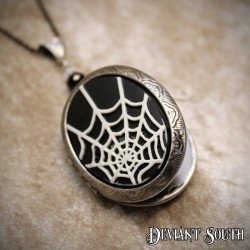 Deviant South Spiderweb Bottom Locket, Black 1.8mm Stainless Steel Chain
